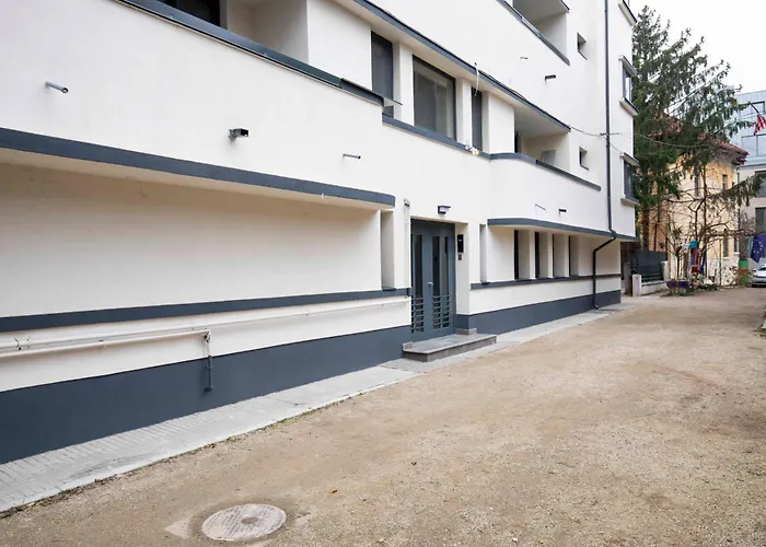 Luxe Suites Romana